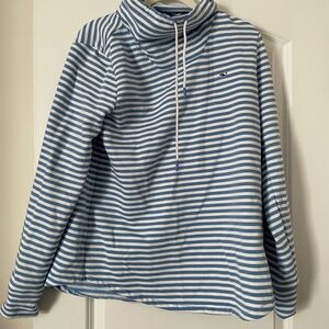 Vineyards vines funnel neck pull over